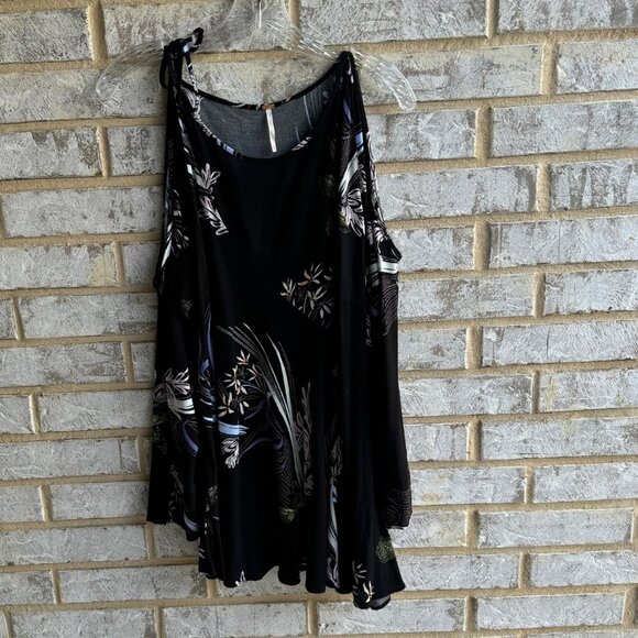 Free People Dresses & Skirts - Free People Cold Shoulder Long Sleeve Mini Dress Dress Women's Size XS.